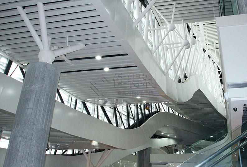 Aluminum veneer curtain wall (10)