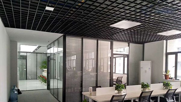 How to install the aluminum grille purchased back?