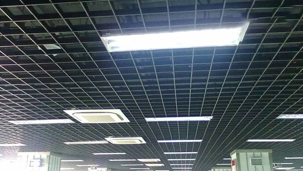 How to hang out the aluminum grille ceiling effect you need