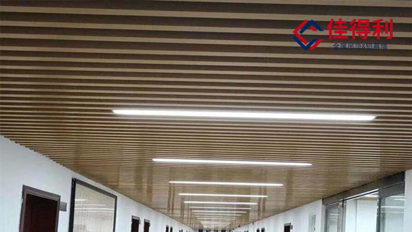 过道吊顶天花使用Aluminum gusset ceiling | aluminum square ceiling | aluminum grille ceiling | aluminum strip gusset ceiling | aluminum veneer curtain wall manufacturer-Foshan Kaime ceiling curtain wall-page 106施工安装工期缩短10%时间的方法