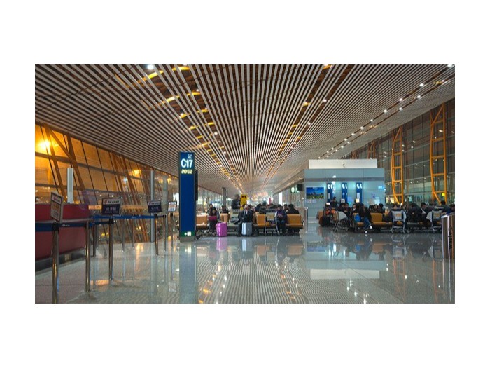 The terminal hall of Guangdong International Airport uses the aluminum square ceiling provided by Kaimai.